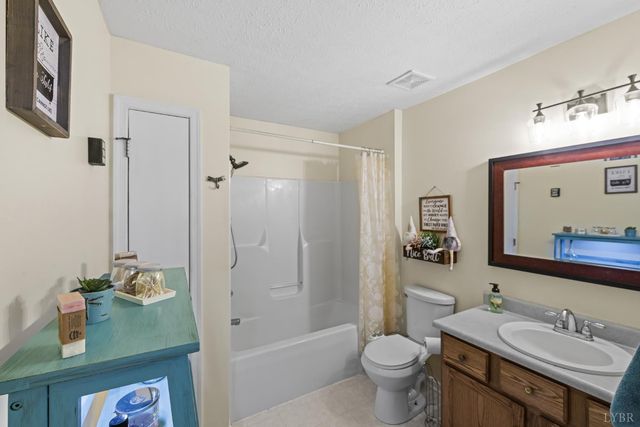 1110 Adam Hill Ct, Lynchburg, VA 24503