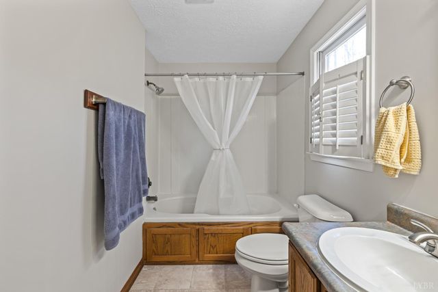 1110 Adam Hill Ct, Lynchburg, VA 24503