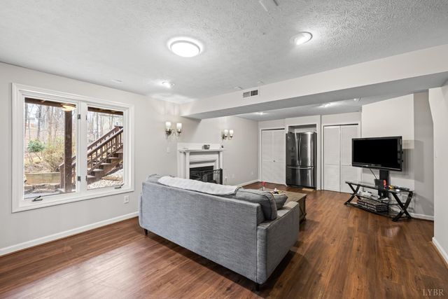 1110 Adam Hill Ct, Lynchburg, VA 24503