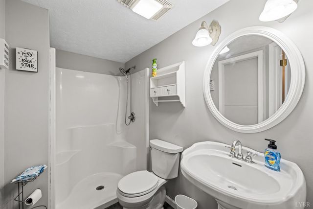 1110 Adam Hill Ct, Lynchburg, VA 24503