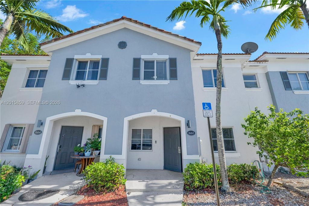 1660 SE 30th Street, Homestead, FL 33035