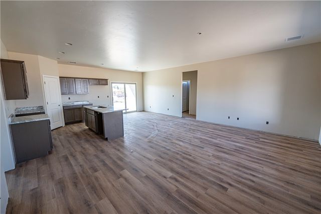 7072 E Stetson Dr Avenue, Kingman, AZ 86401