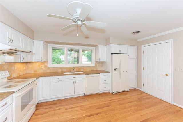 42021 Banbury Court, Northville, MI 48168