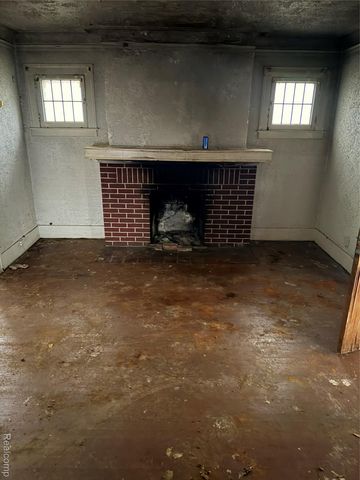 5502 S Clarendon Street, Detroit, MI 48204