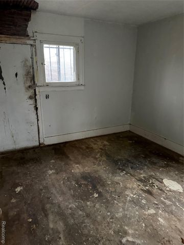 5502 S Clarendon Street, Detroit, MI 48204