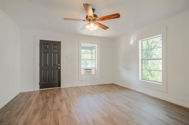 413 MANSON Street, Wolfe City, TX 75496