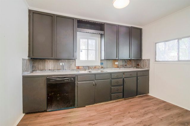 413 MANSON Street, Wolfe City, TX 75496