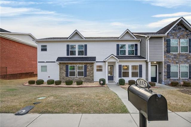 5845 Garden Circle, Douglasville, GA 30135