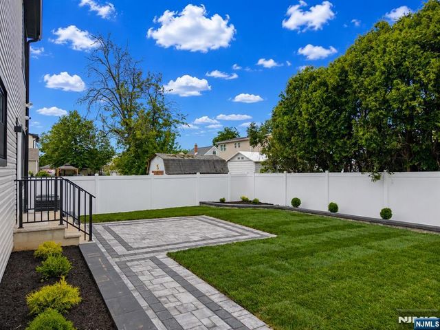 55 Long Hill Drive, Clifton, NJ 07013
