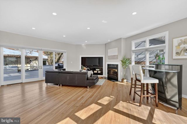 2733 N LEXINGTON ST N, Arlington, VA 22207