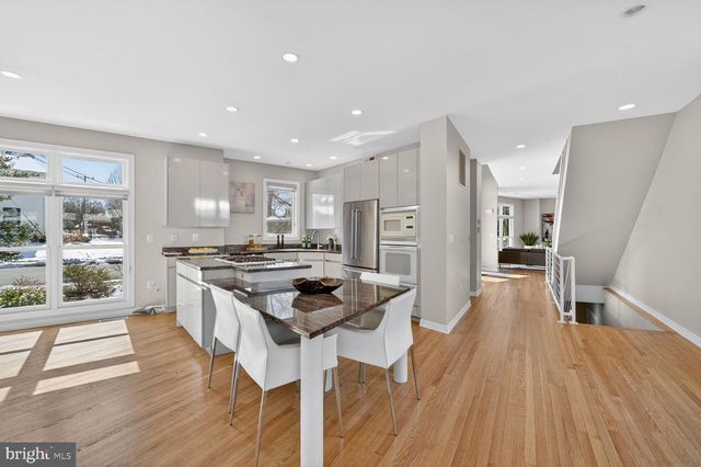 2733 N LEXINGTON ST N, Arlington, VA 22207