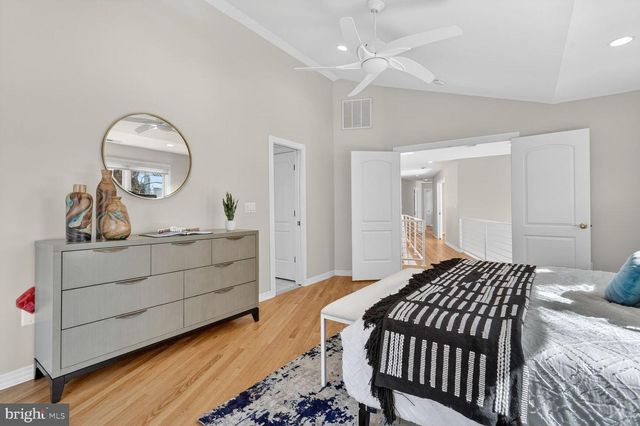 2733 N LEXINGTON ST N, Arlington, VA 22207