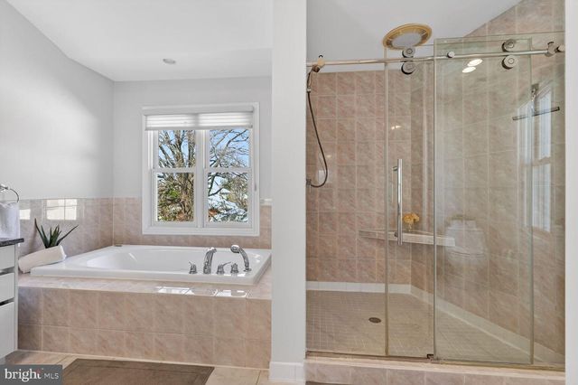 2733 N LEXINGTON ST N, Arlington, VA 22207