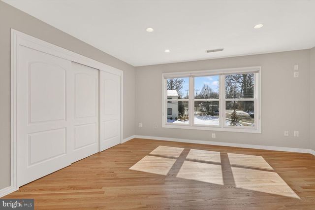 2733 N LEXINGTON ST N, Arlington, VA 22207