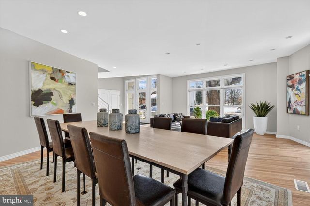 2733 N LEXINGTON ST N, Arlington, VA 22207