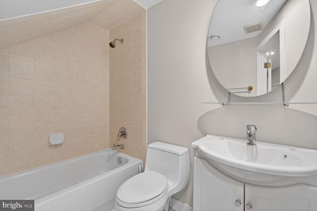 2733 N LEXINGTON ST N, Arlington, VA 22207