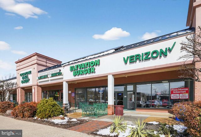 2733 N LEXINGTON ST N, Arlington, VA 22207