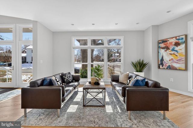 2733 N LEXINGTON ST N, Arlington, VA 22207