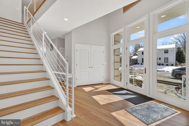 2733 N LEXINGTON ST N, Arlington, VA 22207