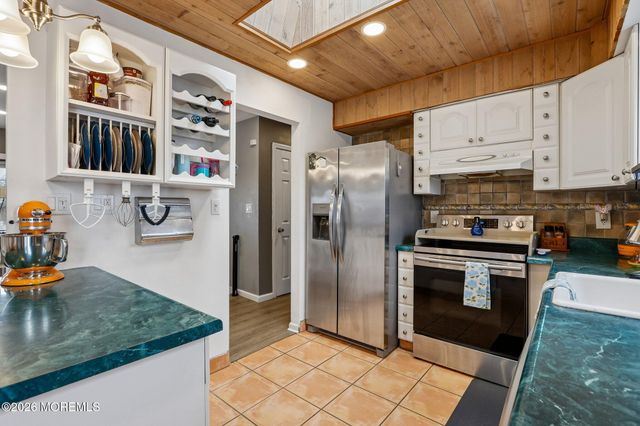 3138 Oceanic Drive, Toms River, NJ 08753