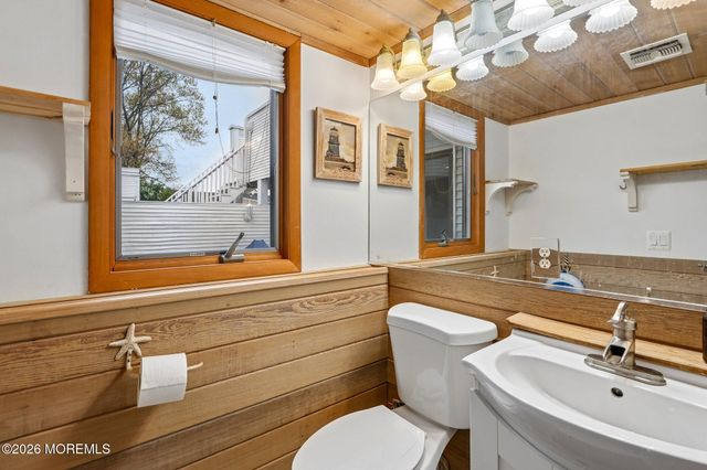 3138 Oceanic Drive, Toms River, NJ 08753