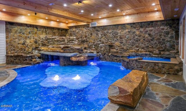 2328 Mimosa Drive, Sevierville, TN 37862