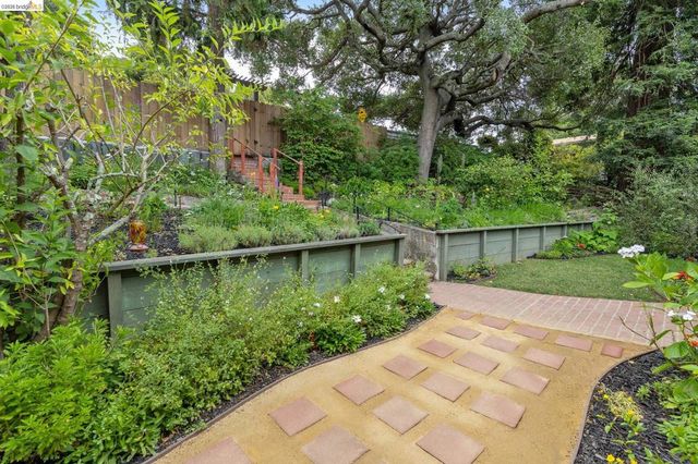 1101 Mountain Blvd, Oakland, CA 94611