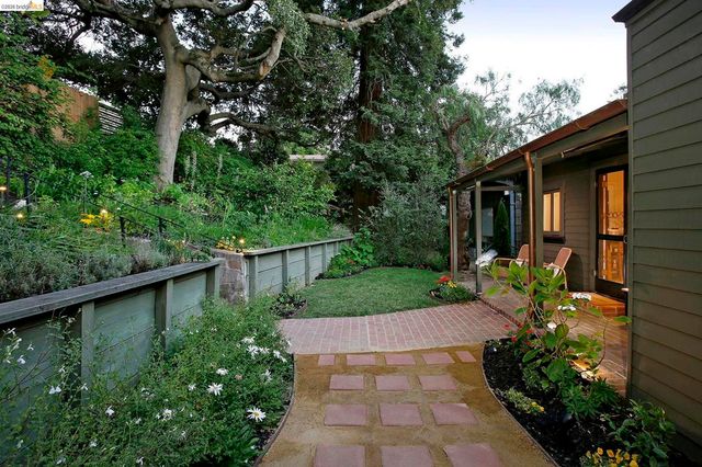 1101 Mountain Blvd, Oakland, CA 94611