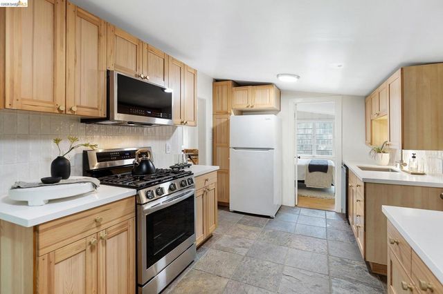 1101 Mountain Blvd, Oakland, CA 94611