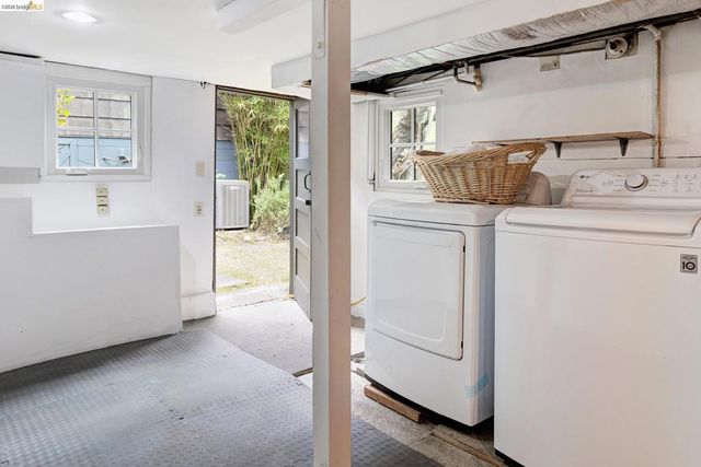 1101 Mountain Blvd, Oakland, CA 94611