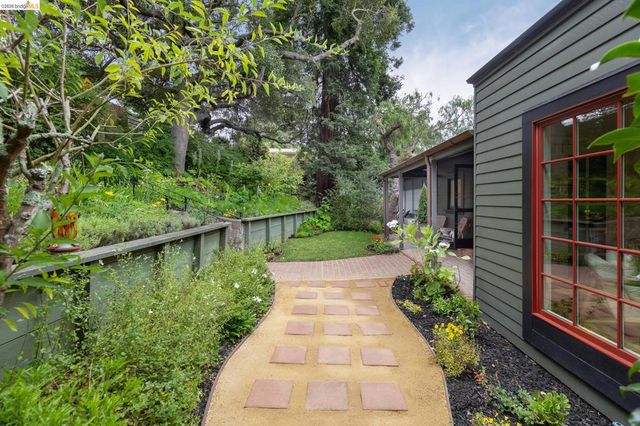 1101 Mountain Blvd, Oakland, CA 94611