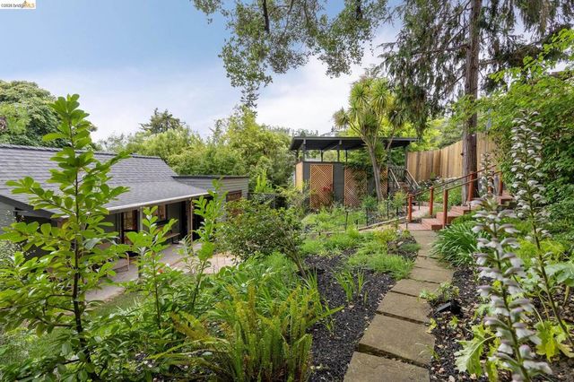 1101 Mountain Blvd, Oakland, CA 94611