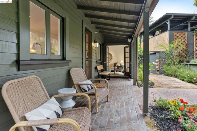 1101 Mountain Blvd, Oakland, CA 94611