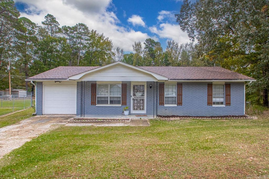 2 Quail Creek Court, Little Rock, AR 72206