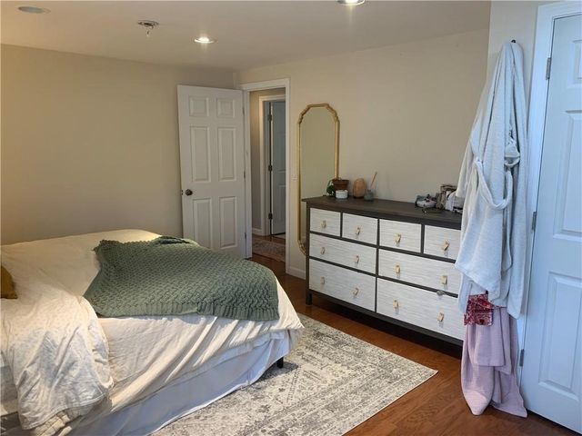 57 middle Highway, Barrington, RI 02806