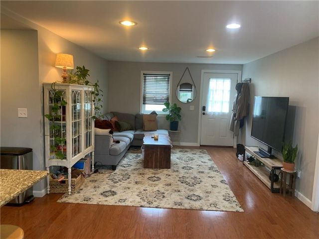 57 middle Highway, Barrington, RI 02806