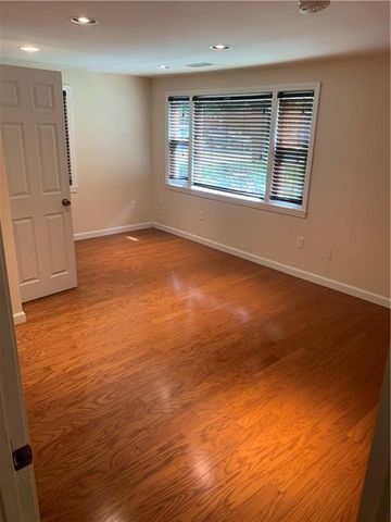 57 middle Highway, Barrington, RI 02806