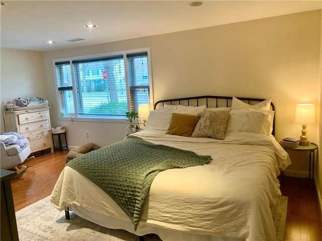 57 middle Highway, Barrington, RI 02806