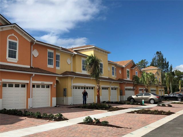 2043 ROYAL VISTA COURT, Orlando, FL 32817