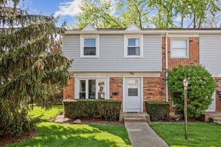 4096 Quincy Court, Streamwood, IL 60107