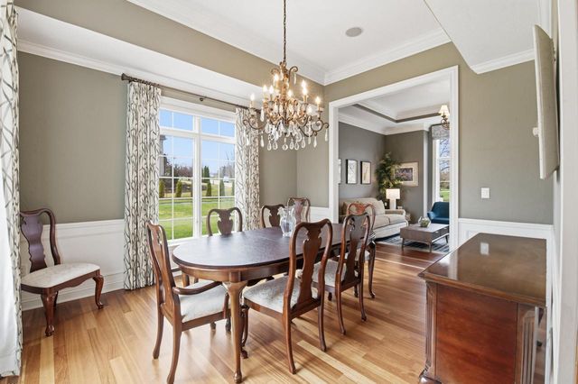 1267 Mary Hill CIRCLE, Hartland, WI 53029