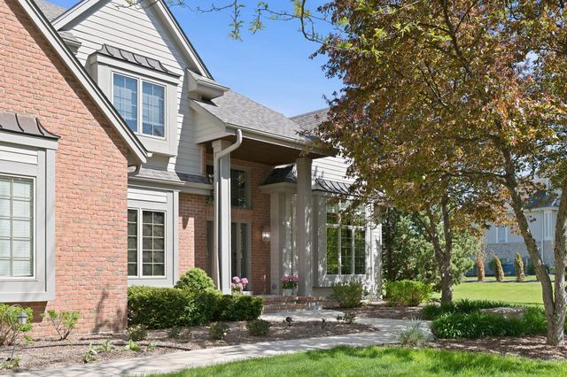 1267 Mary Hill CIRCLE, Hartland, WI 53029