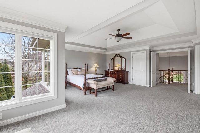 1267 Mary Hill CIRCLE, Hartland, WI 53029
