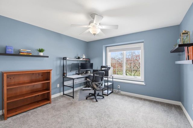 1267 Mary Hill CIRCLE, Hartland, WI 53029