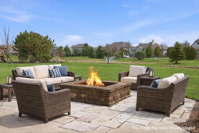 1267 Mary Hill CIRCLE, Hartland, WI 53029