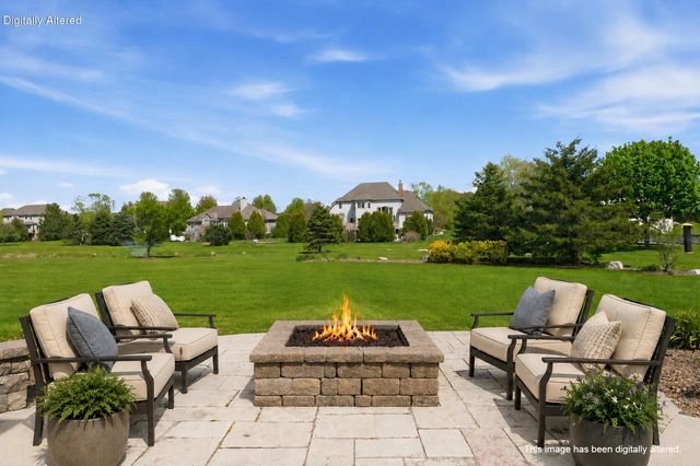 1267 Mary Hill CIRCLE, Hartland, WI 53029