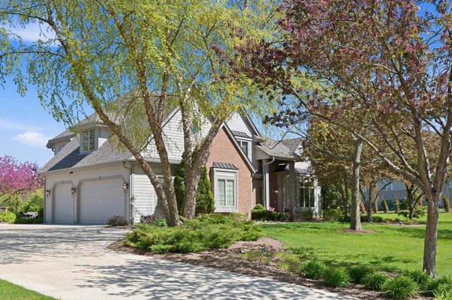 1267 Mary Hill CIRCLE, Hartland, WI 53029