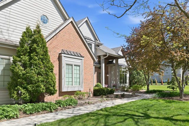 1267 Mary Hill CIRCLE, Hartland, WI 53029