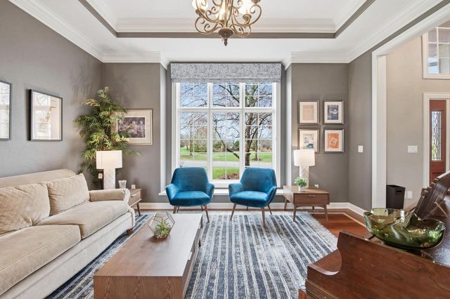 1267 Mary Hill CIRCLE, Hartland, WI 53029