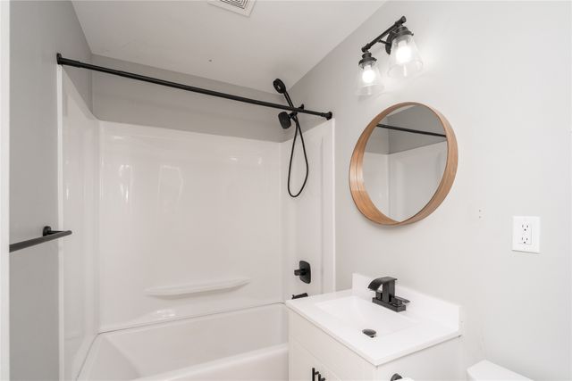 2101 30th Street, Des Moines, IA 50310